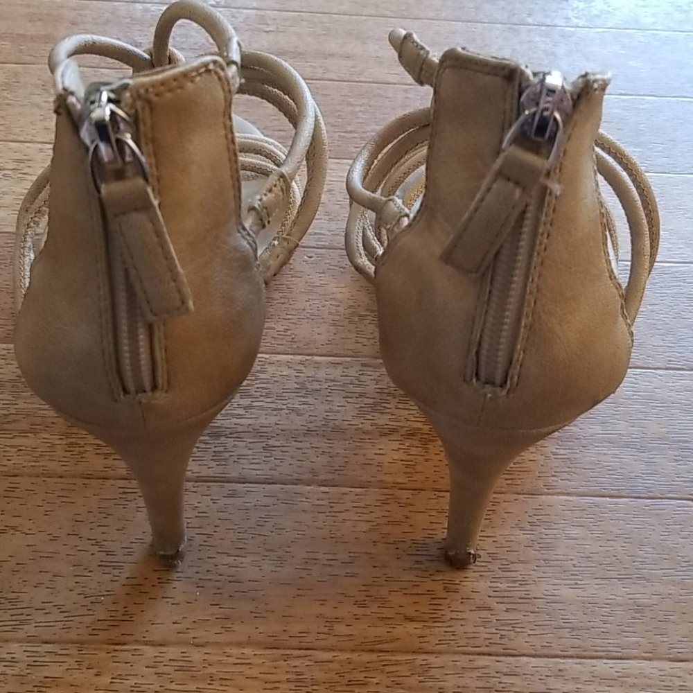 Shoes - Picture 3 of 4